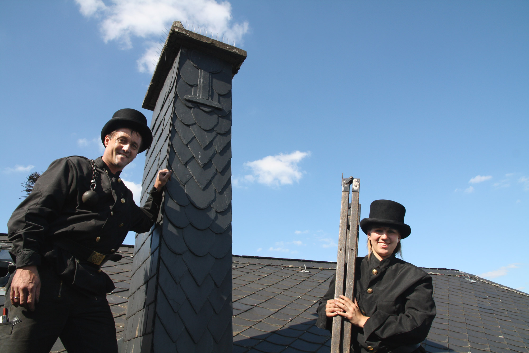 Schornsteintechnik - Wir reinigen Ihr Kamin,Schornsteinfeger, Schornsteinreinigung